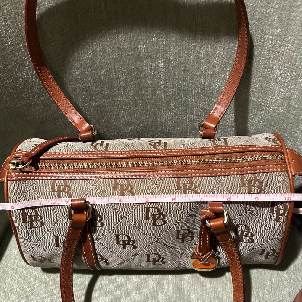 Dooney & Bourke Shoulder Bag Dooney & Bourke Barrel Bag Vintage D&B Bag Y2K - Picture 10 of 12